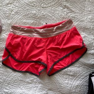 LULULEMON SPEED UP SHORTS 2.5”